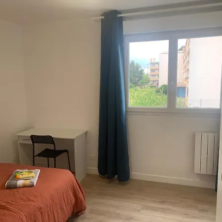 Tenjin 14 Guest house